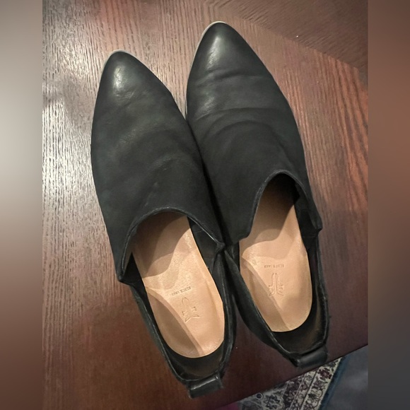 FRYE black Roman slide on ankle cut out short heel booties, size 6.5 - Picture 9 of 11